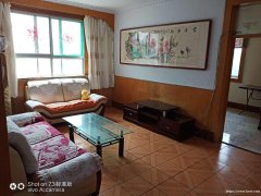 免费供暖 月租600 元 三室两厅 停车方便